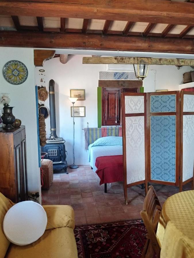 Il Corbezzolo Suite Appartament Кастеллуццо Экстерьер фото